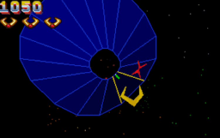 Gameplay screen of Tempest 2000 (4/4)